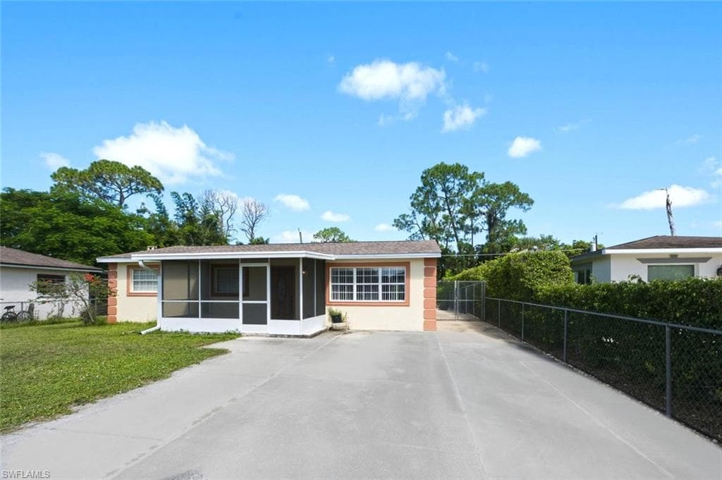 5449 Hardee St, Naples, photo 3