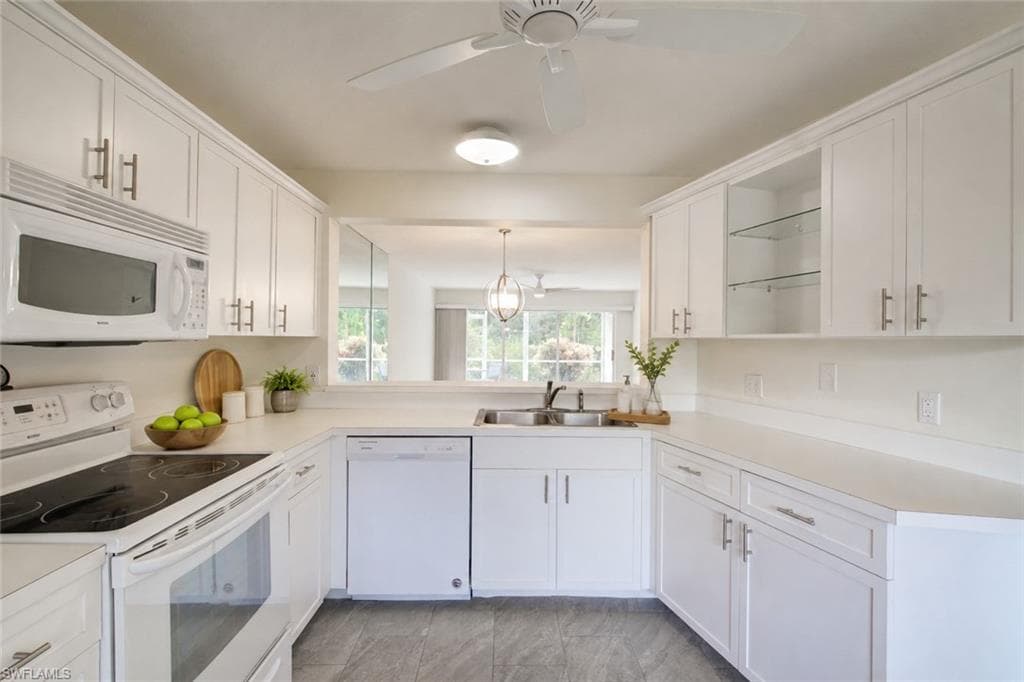 228 Belina Dr #5-605, Naples, photo 3