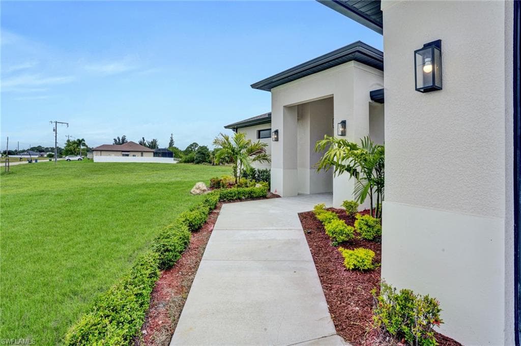 1239 24th Ter, Cape Coral, photo 2
