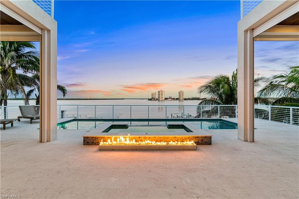 160 Little Carlos Ln, Fort Myers Beach, photo 2