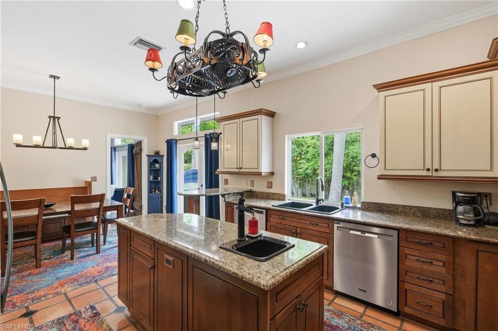 4561 Beechwood Lake Dr, Naples