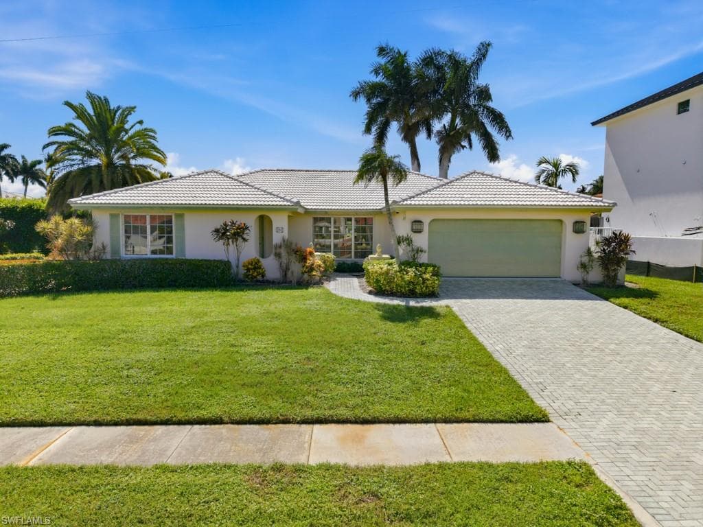 154 Hollyhock Ct, Marco Island