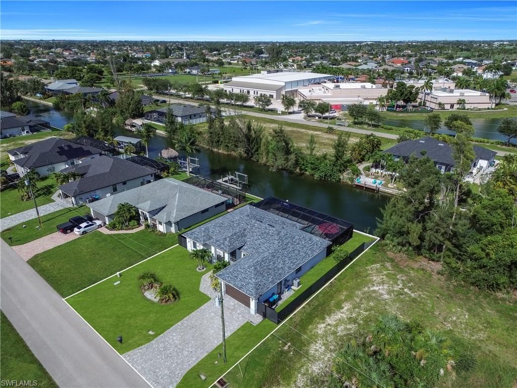 2127 17th Pl, Cape Coral, photo 2