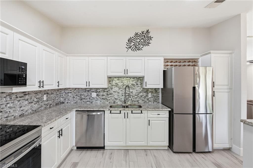 3207 Horse Carriage Way #10, Naples, photo 2
