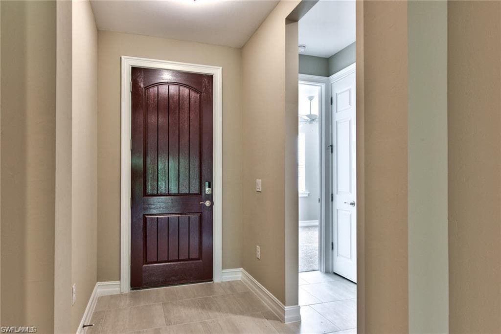 16354 Barclay Ct, Naples, photo 2