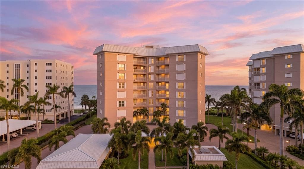 2901 Gulf Shore Blvd #701s, Naples