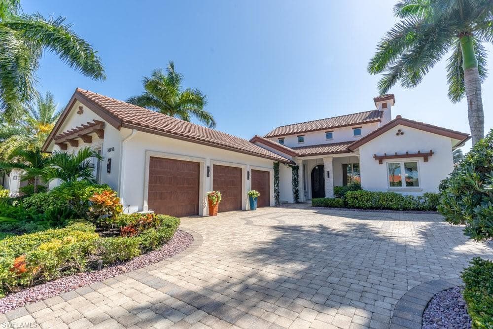 16916 Fairgrove Way, Naples