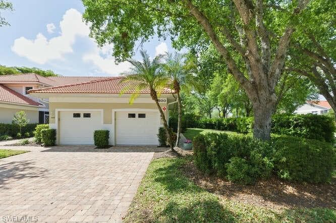 5300 Andover Dr #202, Naples