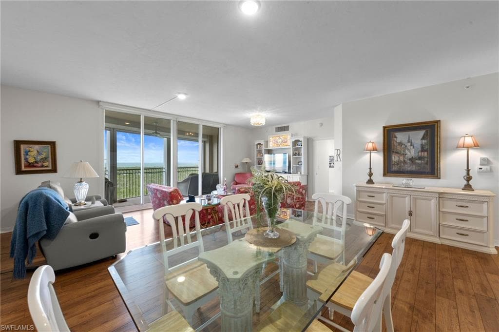1001 Arbor Lake Dr #904, Naples, photo 2