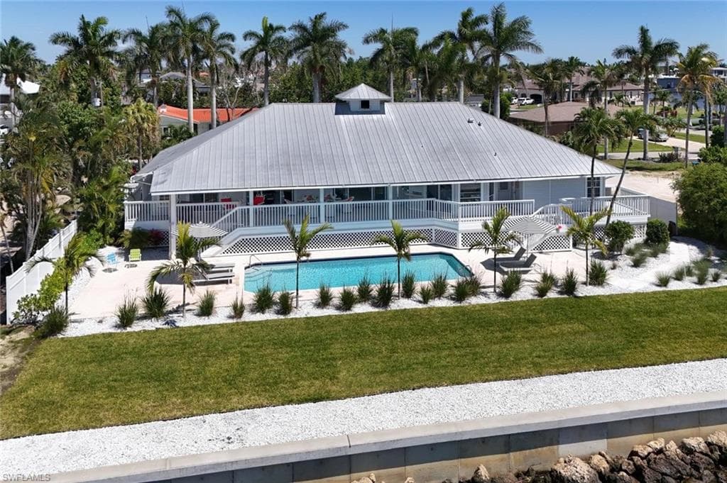 656 Coral Dr, Cape Coral, photo 2