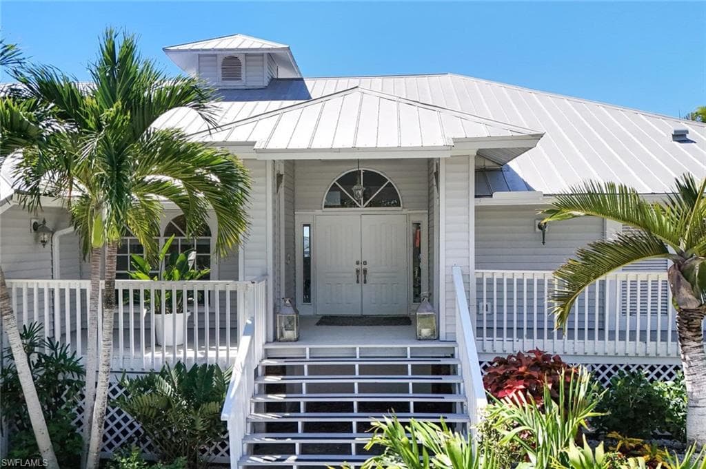 656 Coral Dr, Cape Coral, photo 3