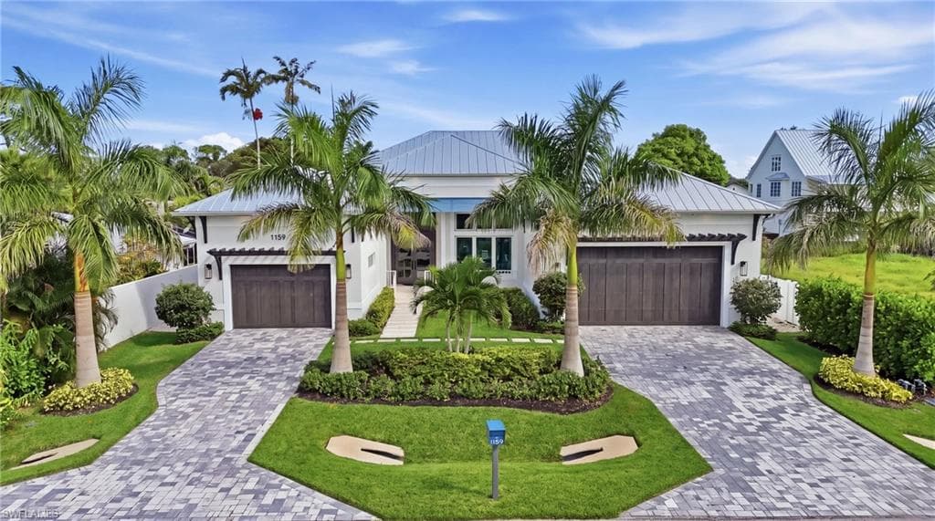 1159 Cypress Woods Dr, Naples