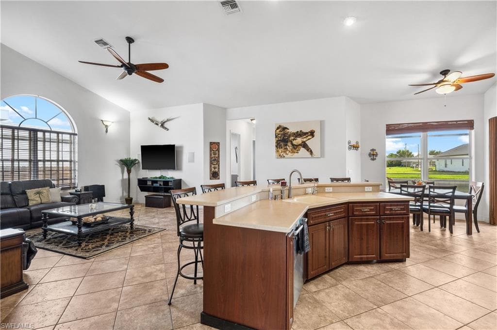 3319 5th Ter, Cape Coral, photo 3