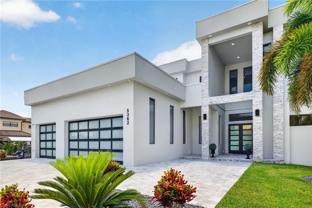 5362 Mayfair Ct, Cape Coral, photo 2