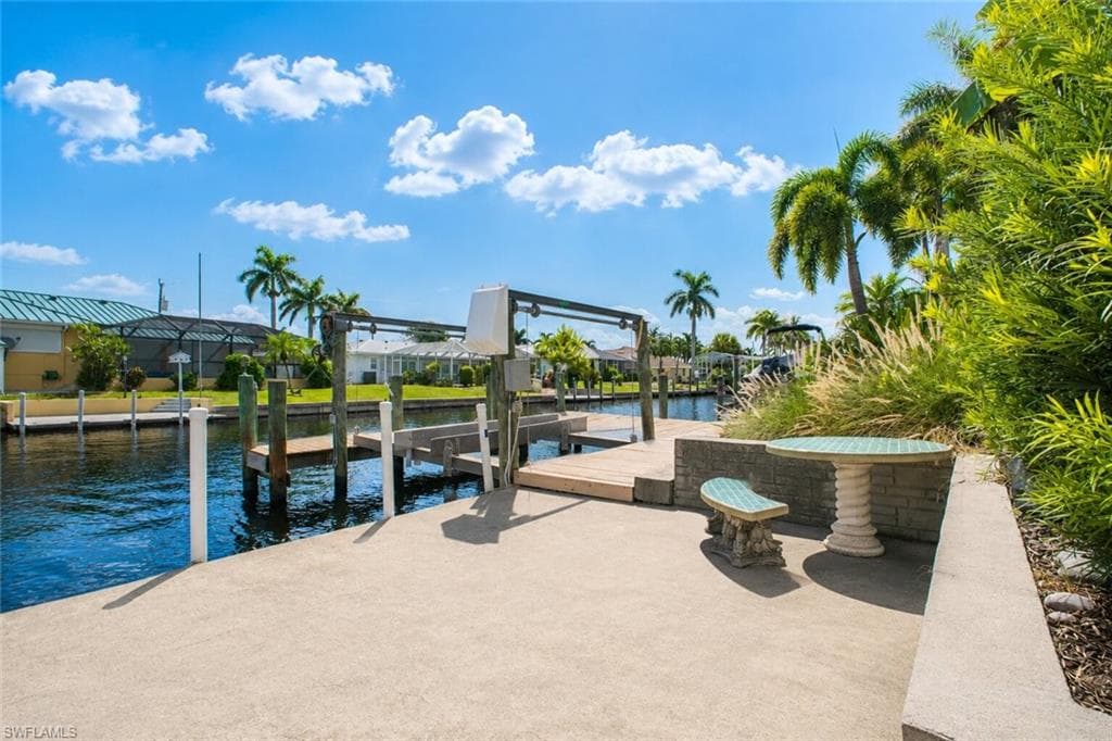 5219 Seminole Ct, Cape Coral