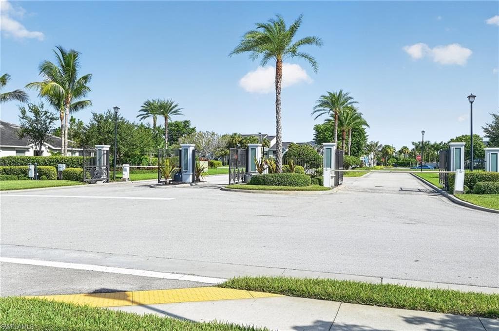 4295 Bluegrass Dr, Fort Myers, photo 2
