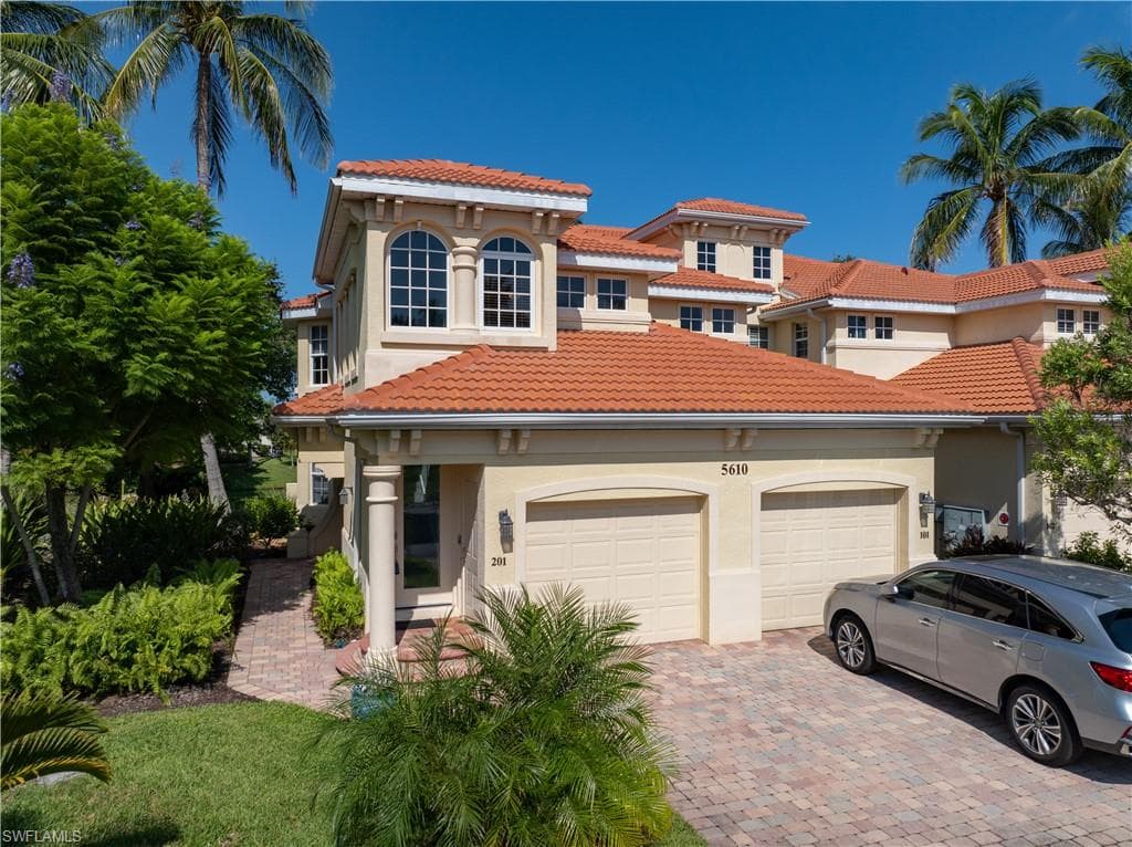 5610 Cape Harbour Dr #201, Cape Coral, photo 3