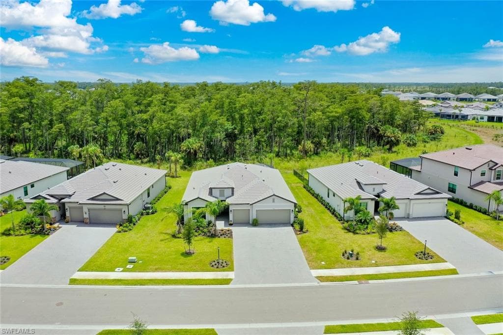 19070 Hinkley Dr, Estero, photo 2