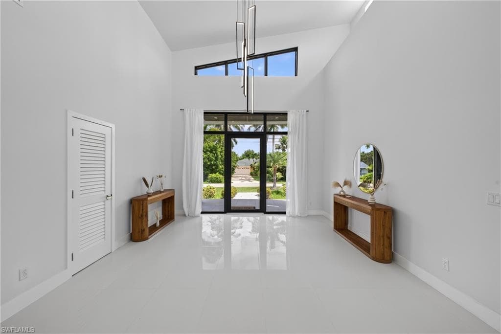 1882 Coral Point Dr, Cape Coral, photo 3