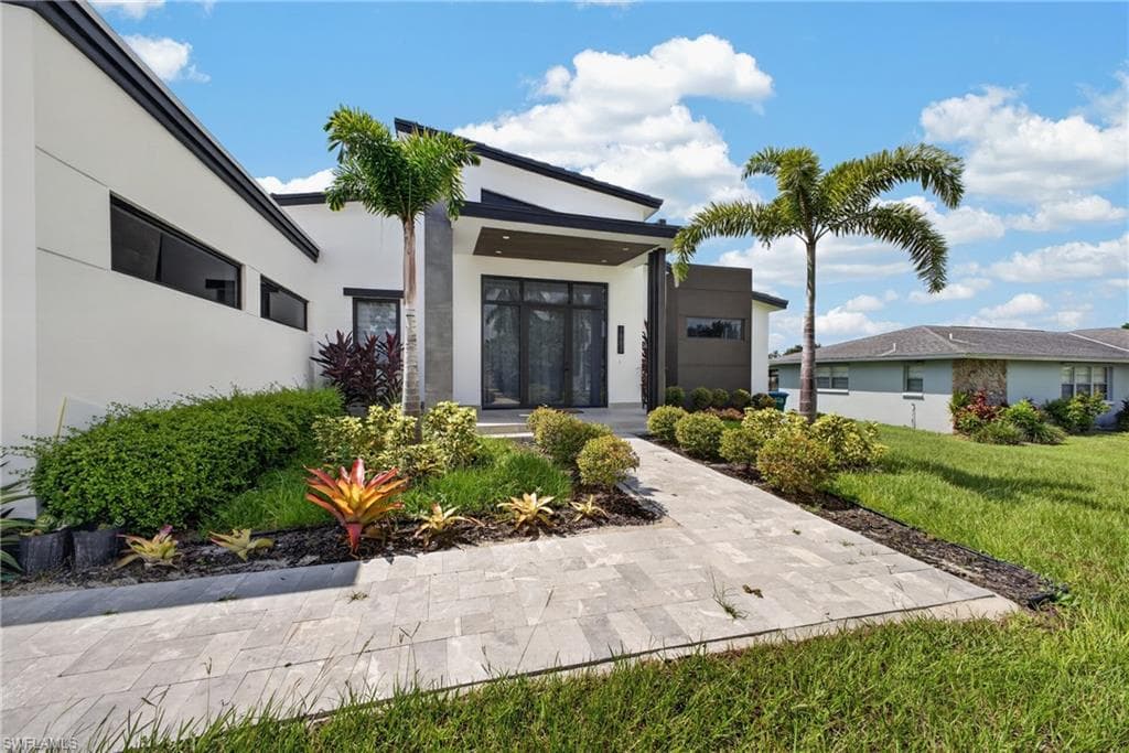 1882 Coral Point Dr, Cape Coral