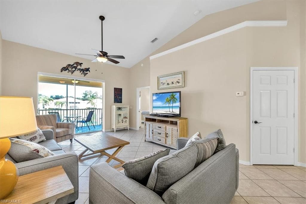 250 Robin Hood Cir #202, Naples, photo 2