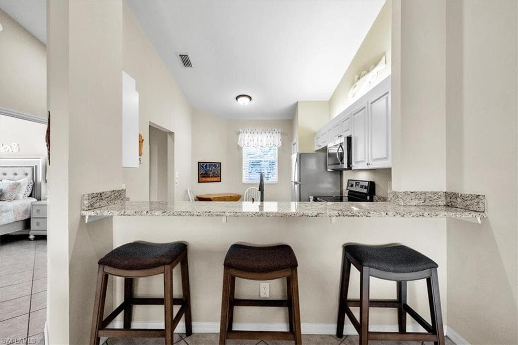 250 Robin Hood Cir #202, Naples, photo 3