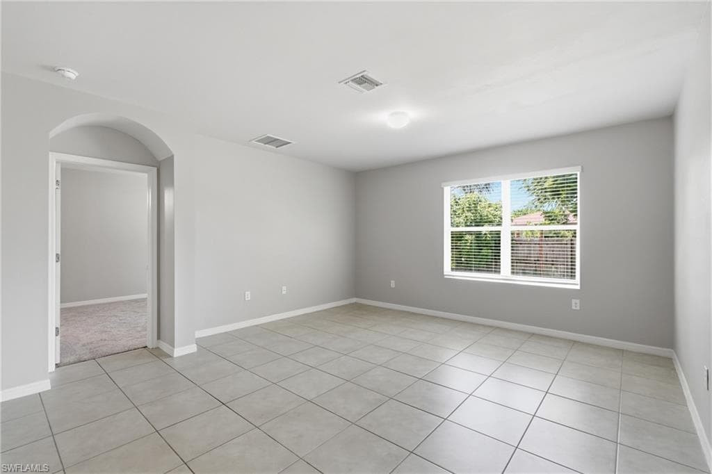 27580 Los Amigos Ln, Bonita Springs, photo 3
