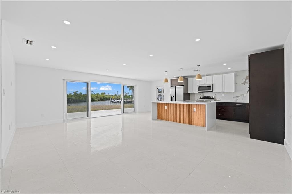 12065 Boat Shell Dr, Matlacha Isles, photo 2