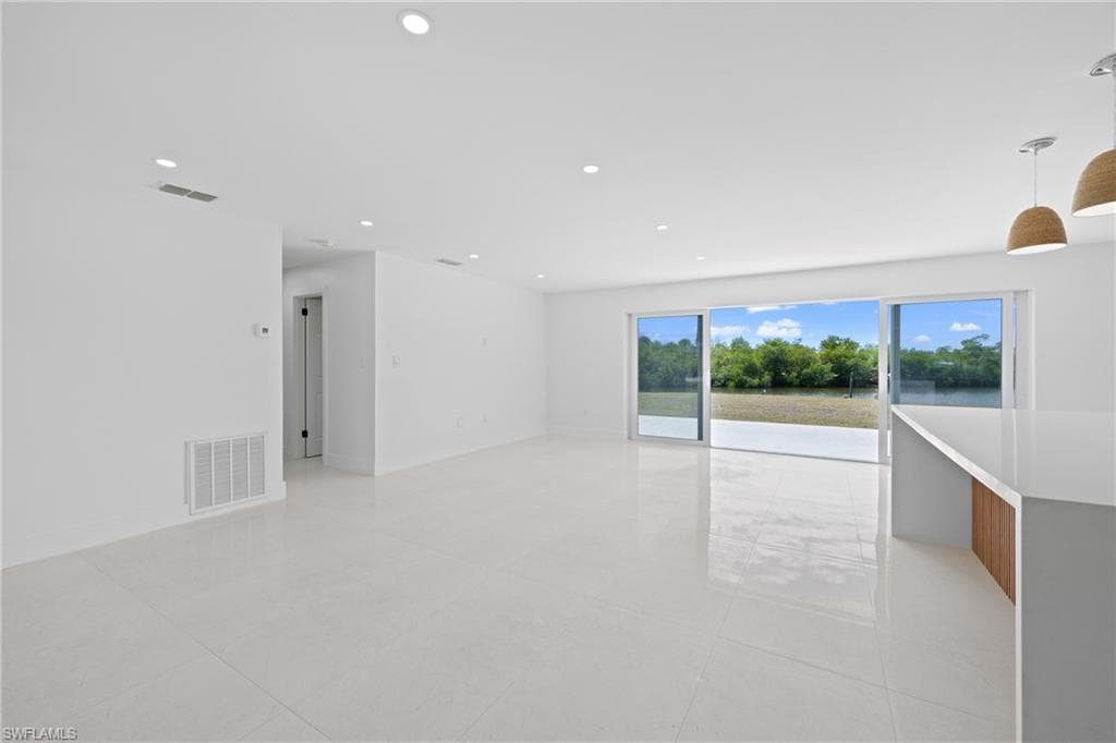 12065 Boat Shell Dr, Matlacha Isles, photo 3