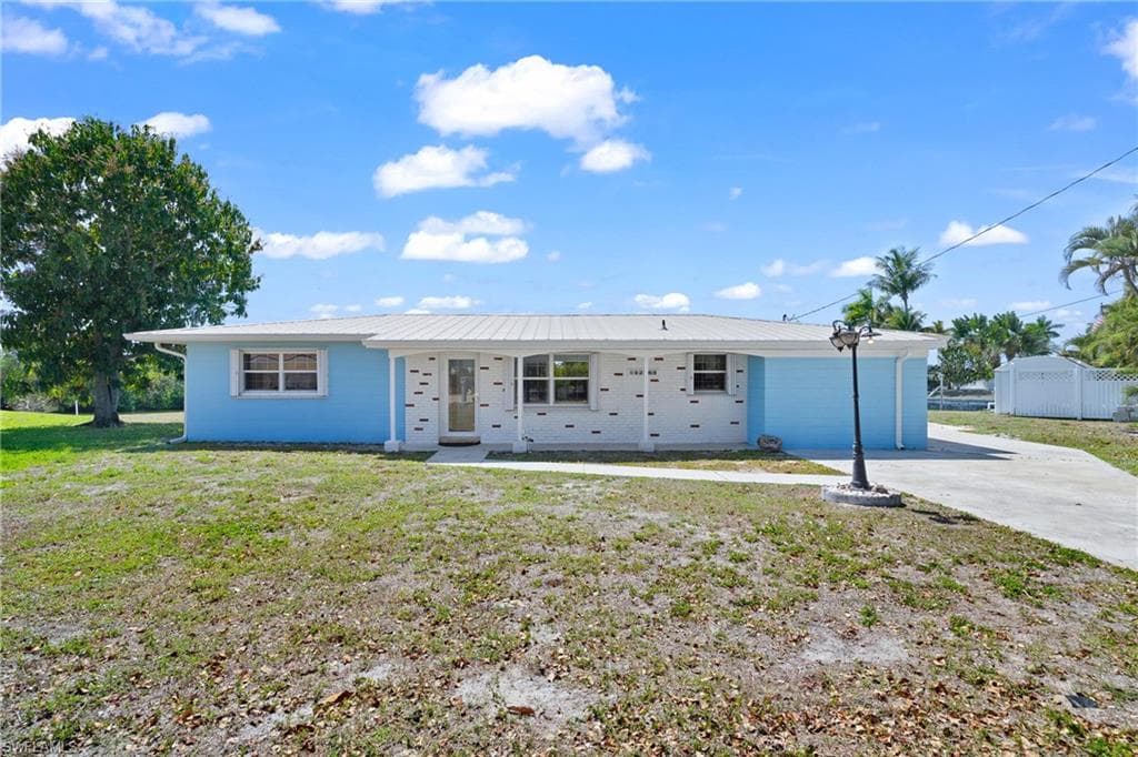 12065 Boat Shell Dr, Matlacha Isles
