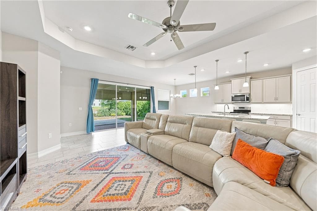 719 Heather Lake Ave, Cape Coral, photo 3