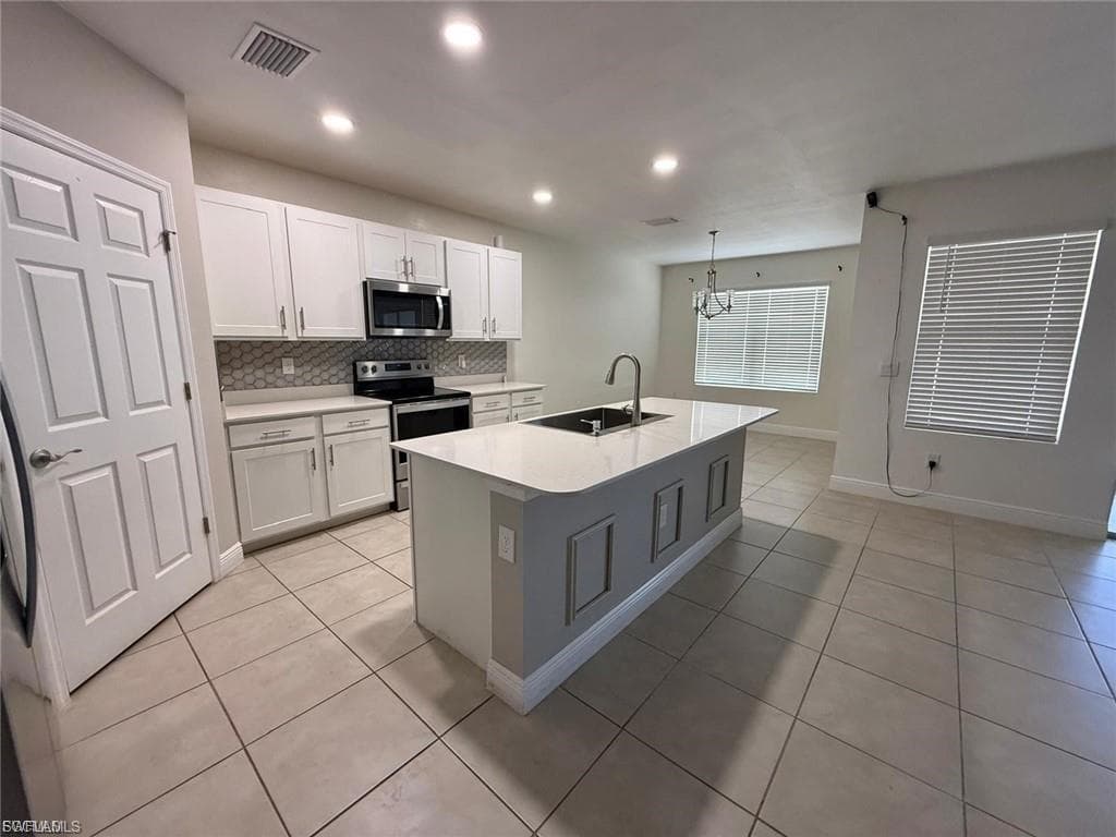 635 6th Pl, Cape Coral, photo 2