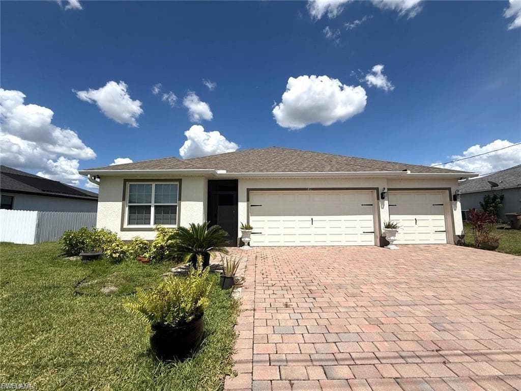 635 6th Pl, Cape Coral