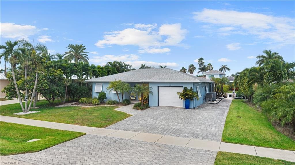 212 Angler Ct, Marco Island, photo 2