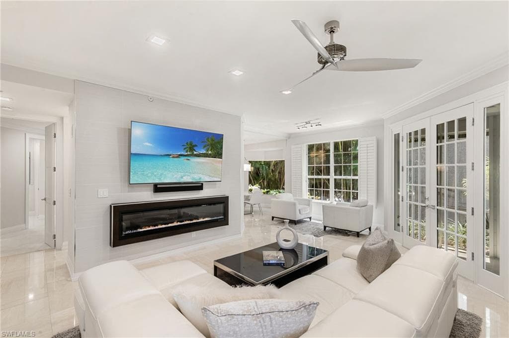 173 Colonade Cir #1401, Naples