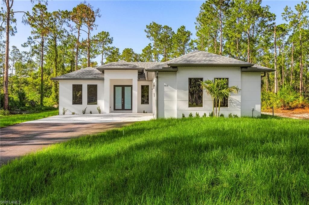 876 Desoto Ave, Naples