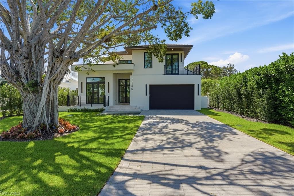 1150 8th Ter, Naples
