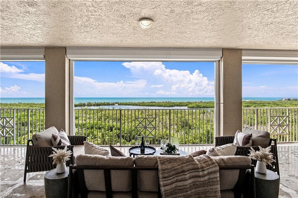 6597 Nicholas Blvd #1005, Naples