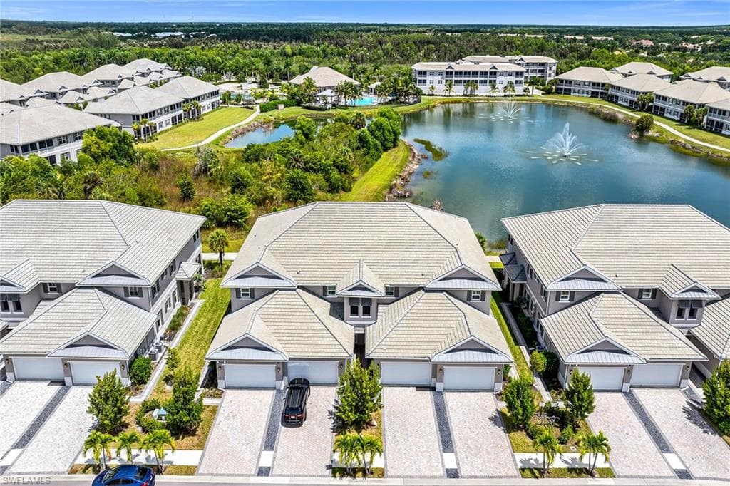 257 Indies Dr #202, Naples
