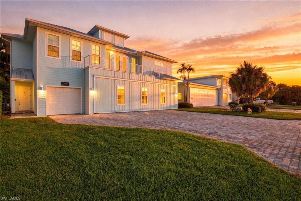 3967 Skyway Dr, Naples