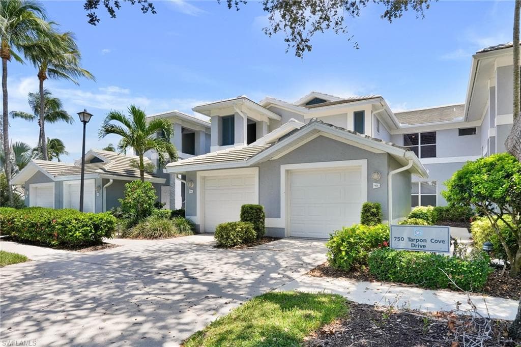 750 Tarpon Cove Dr #202, Naples, photo 2
