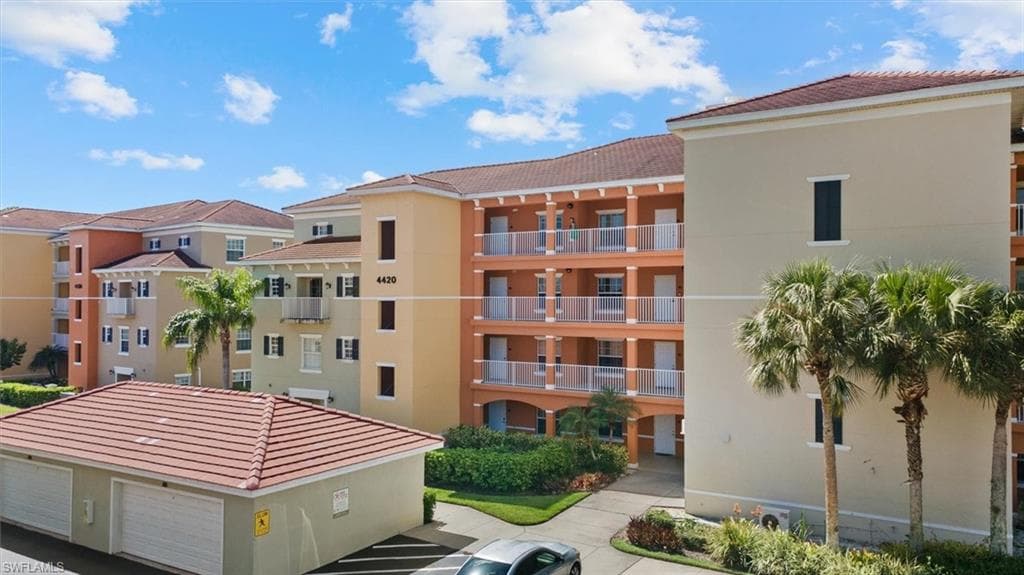 4420 Botanical Place Cir #402, Naples
