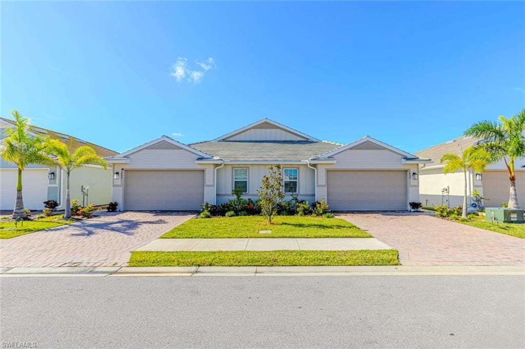 1050 Enbrook Loop, Naples