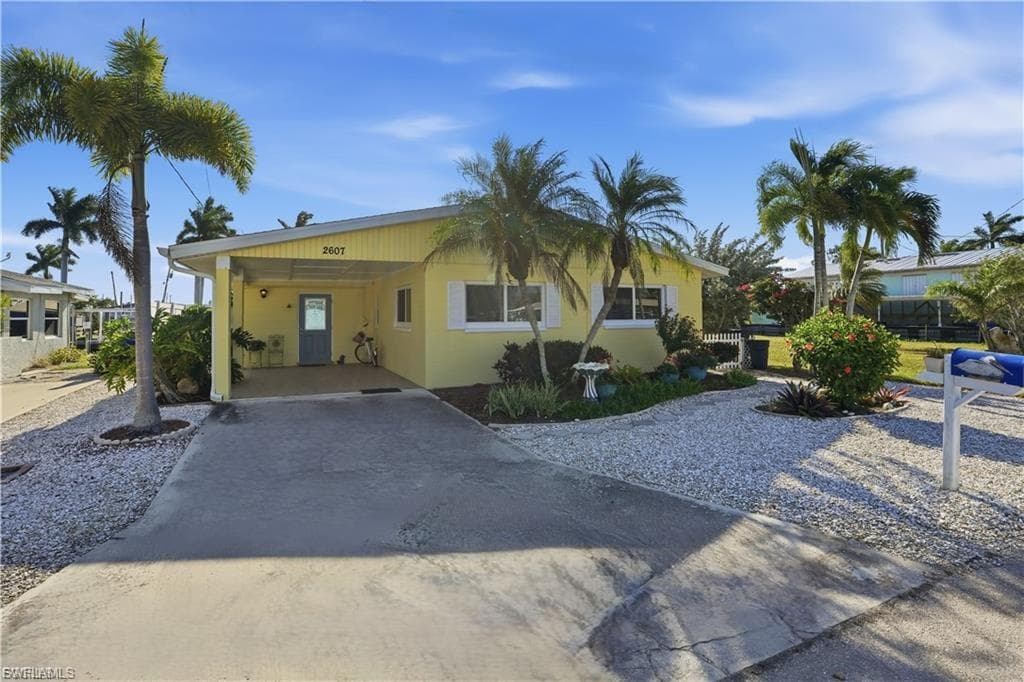 2607 Bayshore Dr, Matlacha, photo 2