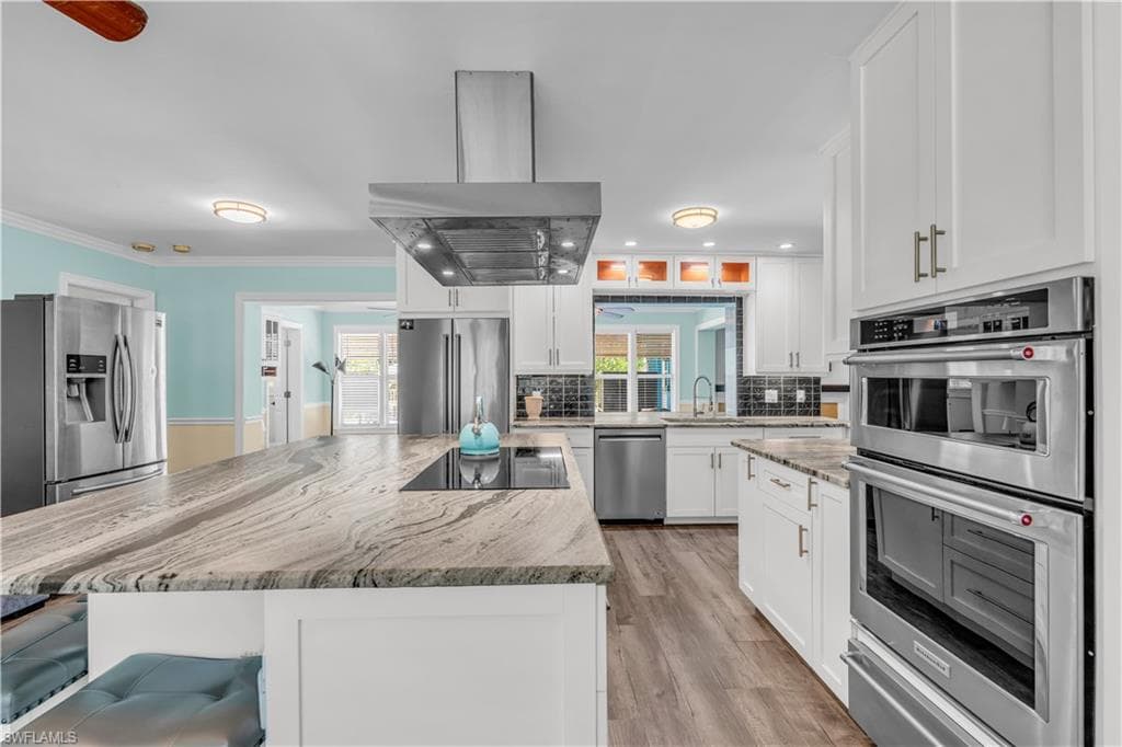6061 Golden Oaks Ln, Naples, photo 3
