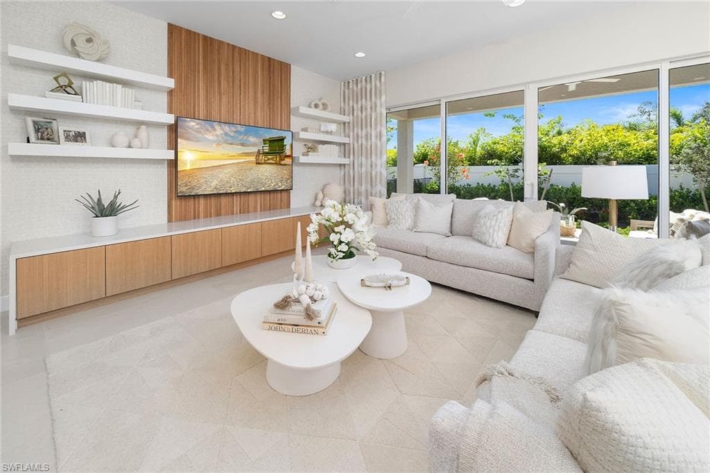 2468 Cambridge Way, Naples, photo 2