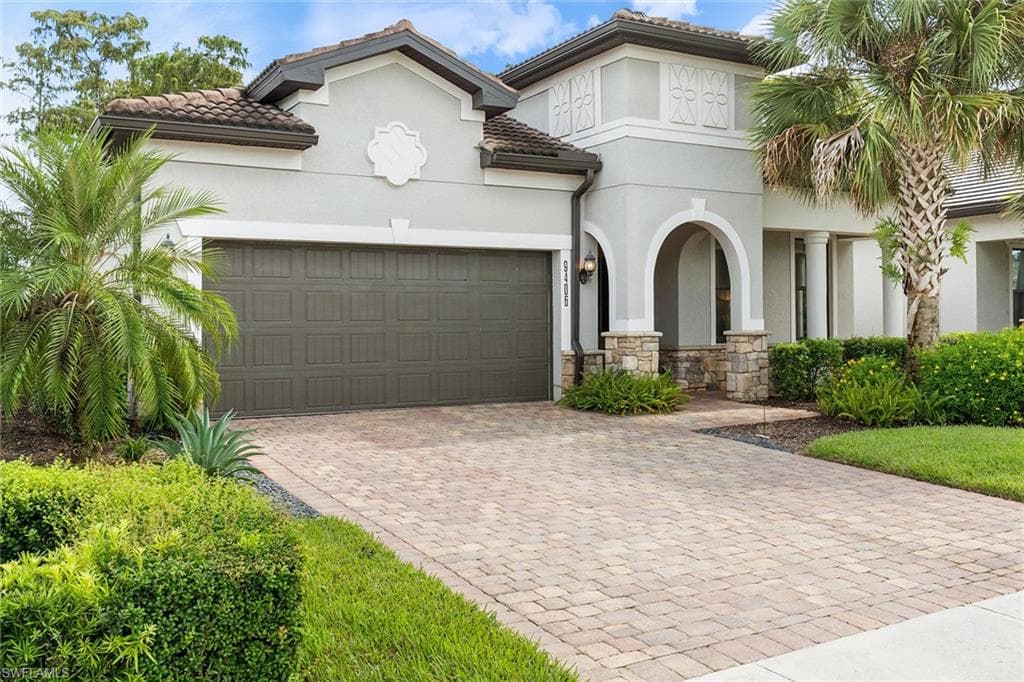 9406 Greyhawk Trl, Naples