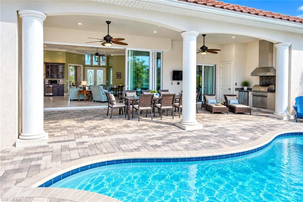 2368 Coral Point Dr, Cape Coral, photo 2