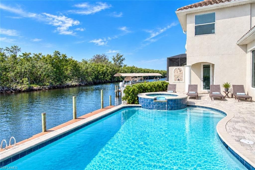 2368 Coral Point Dr, Cape Coral, photo 3