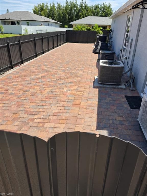 1702 Embers Pkwy, Cape Coral, photo 3